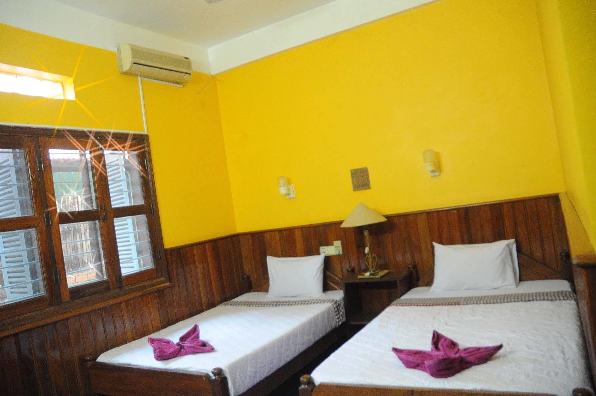 Big Lyna Villa Siem Reap Exterior foto
