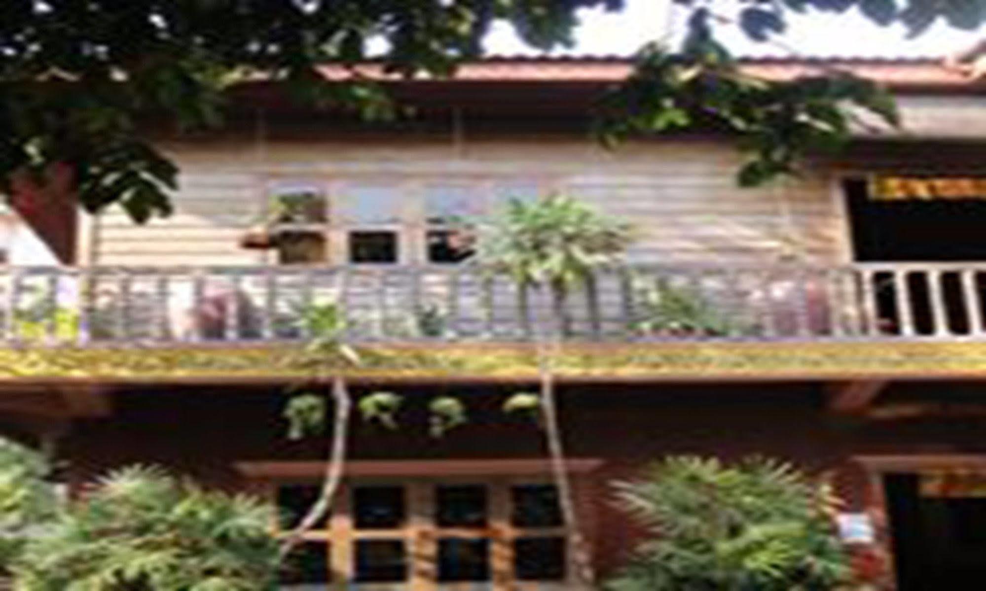 Big Lyna Villa Siem Reap Exterior foto